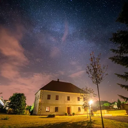 U Sv. Jana - Kraselovsky Dvur 3*