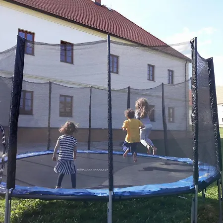 U Sv. Jana - Kraselovsky Dvur Guest house 3*