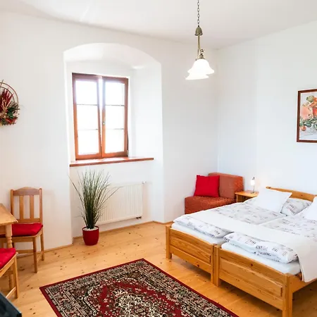 Kraselovsky Dvur 3*