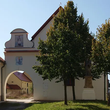 게스트하우스 Kraselovsky Dvur Kraselov