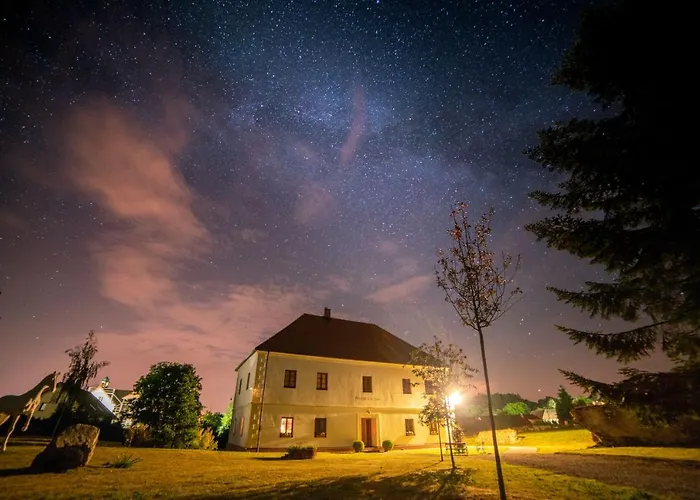 Kraselovsky Dvur 3*